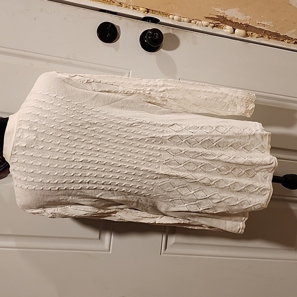 Pretty sweater - Picture 3 of 5